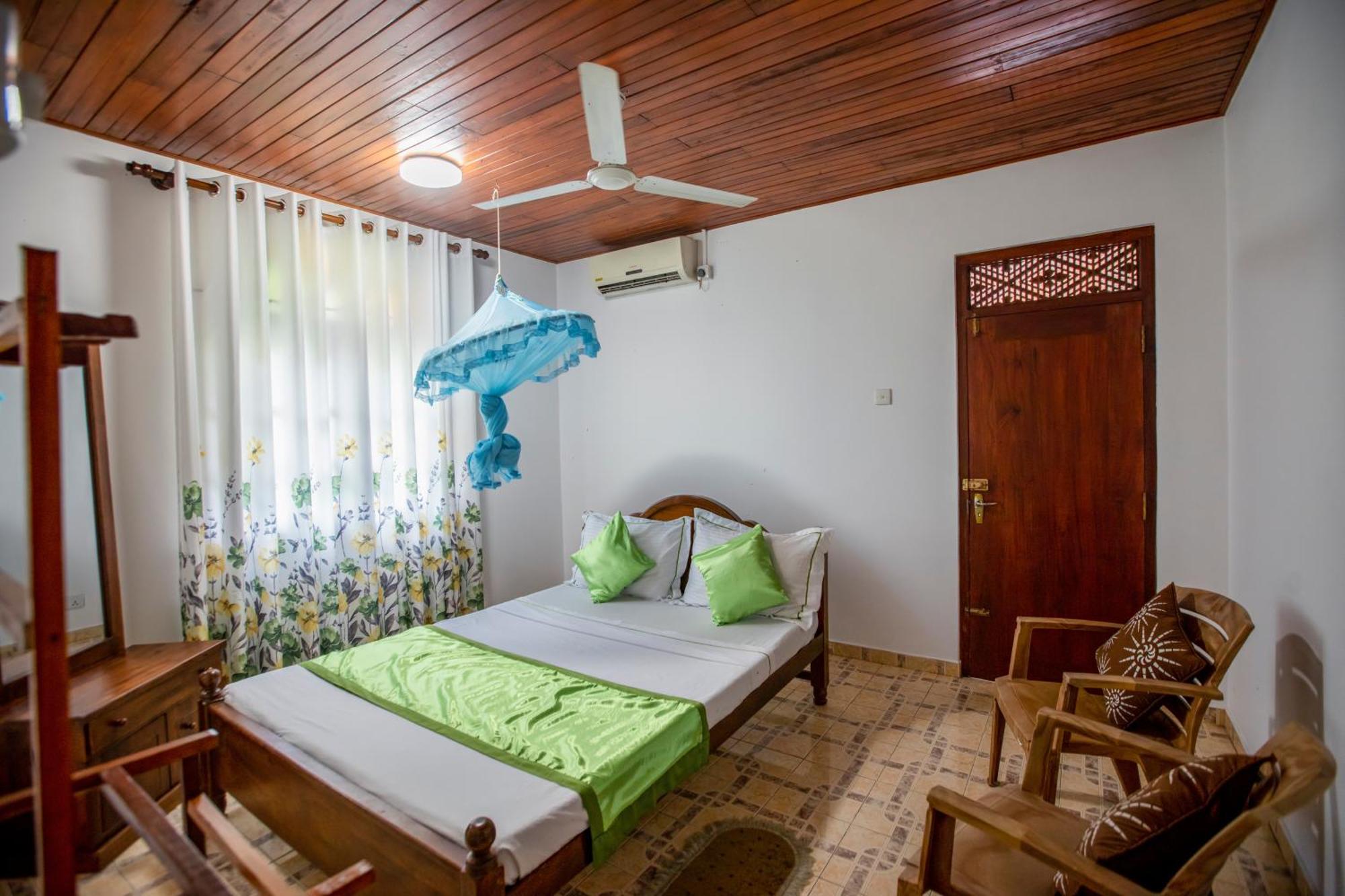Bed and Breakfast Three Shades à Galle Extérieur photo